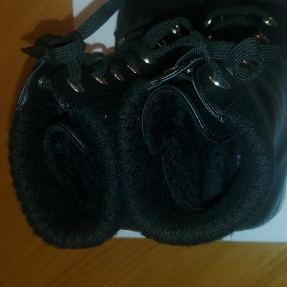 Lace up Combat Boot with platform heel - Picture 4 of 4